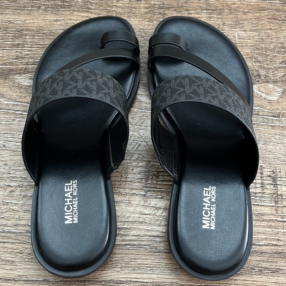 MICHEAL KORS FLAT SANDAL (NWOT) - Picture 2 of 7